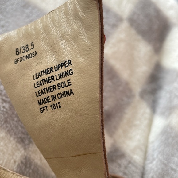 Brian Atwood Donosa T Strap Jeweled
Sandals • Heel - Picture 4 of 5